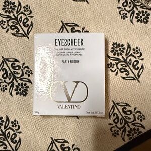 Valentino Eyes 2 Cheek